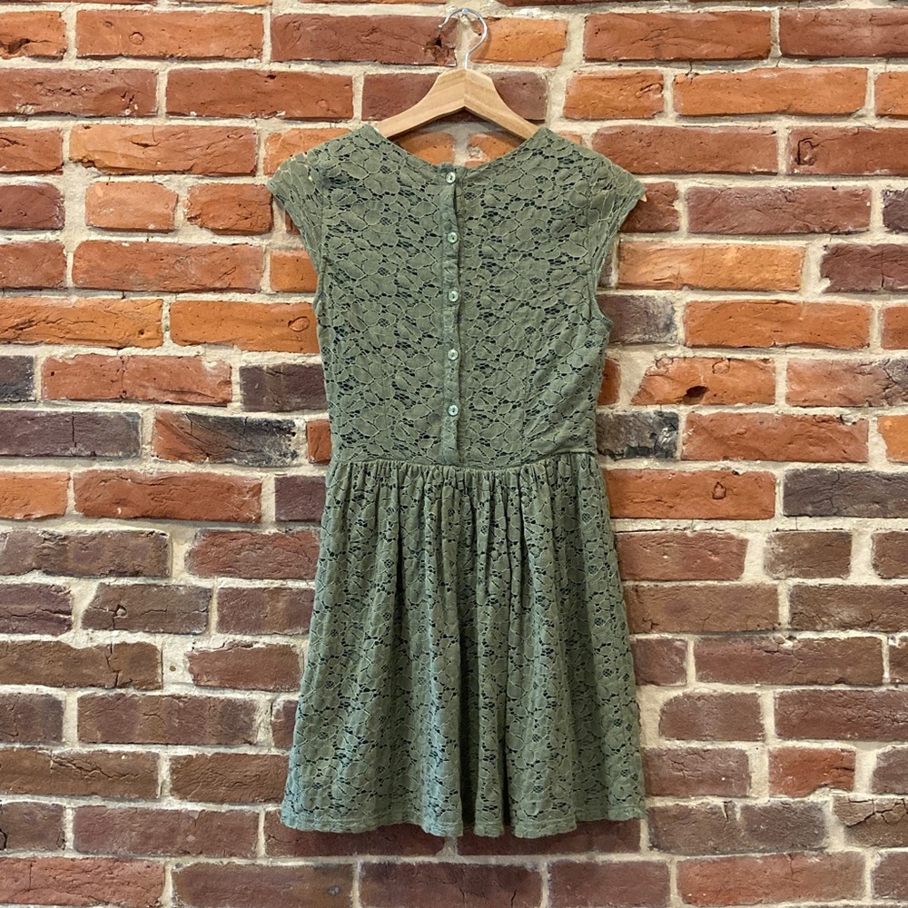 H&M Green Lace Mini Dress fully lined - size 0/2